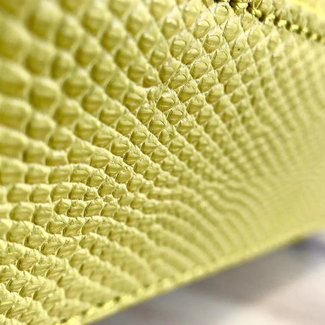 z1063553244808_a669399e43221e7ba48ea22a8784022e