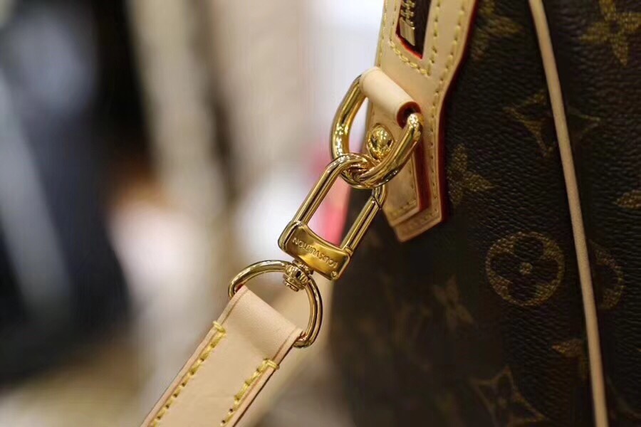 z1085243394824_f6d7a5cbabb3b94f1a4c3f06939b212f