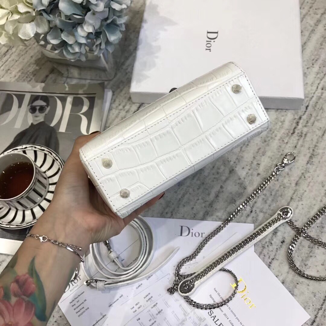 z1090355356557_1e890bf77c71982ee962ca35ae26eb94