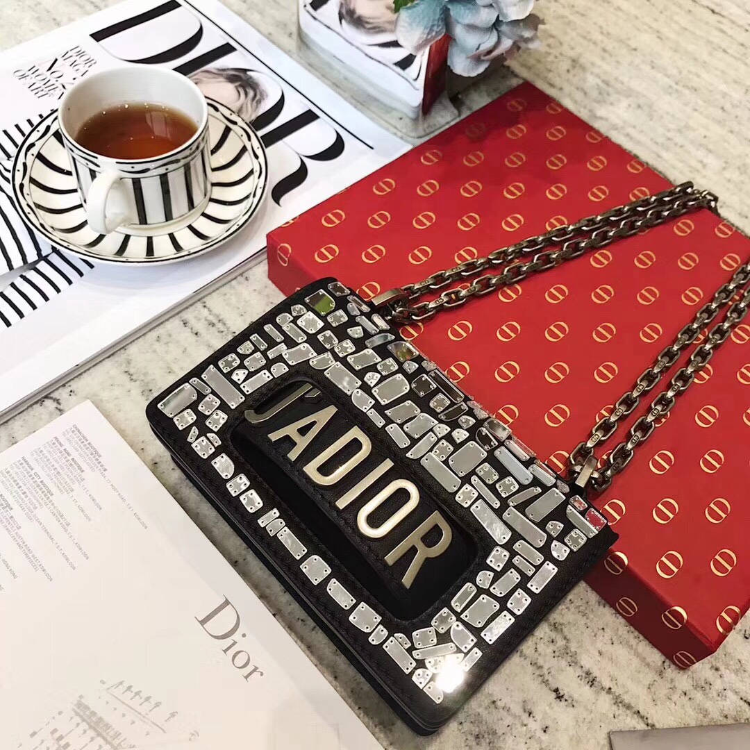 z1090353815666_8a85c52c1ef71e8642071a1a91a92eaf