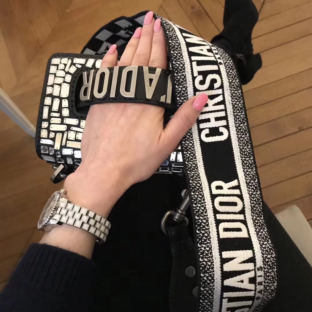 z1090353824041_4ac2a74b71cc6f46e3b0f555dda6b93d