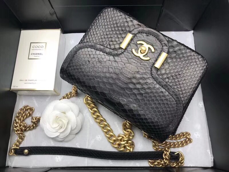 z1092274151456_4089133efd18007344794ae3b493ced8