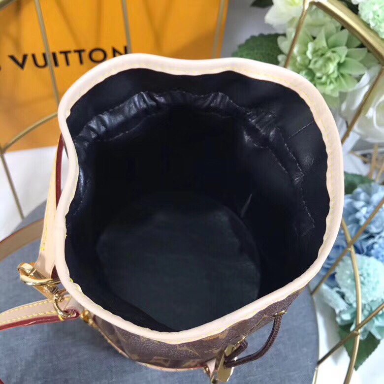 z1096385579700_b1bf5bc92977c210d9a8495bd4d2249b