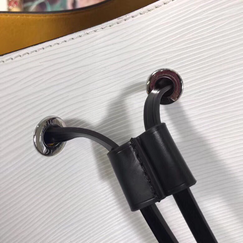 z1096385576795_d282f00f4bed28ebbb3cd5297e144c3a