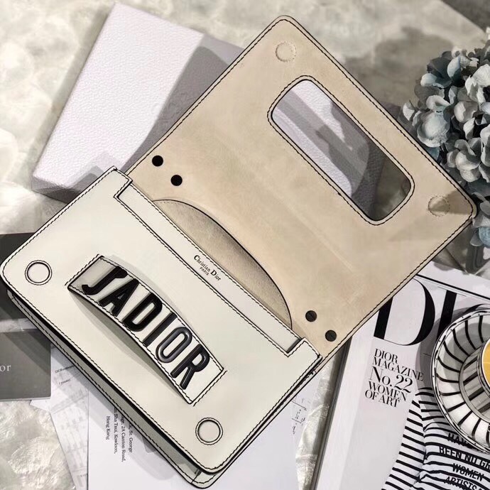 z1103286564517_55b00347760dde93d49b114213fd3ee1