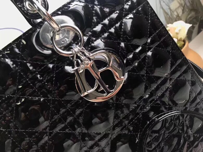 z1106429559550_69d2fb37733f9d8e5d67708d11e62725