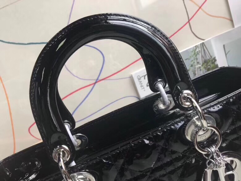 z1106429567549_361d32cab5a93340ede0f5eea2c5438a