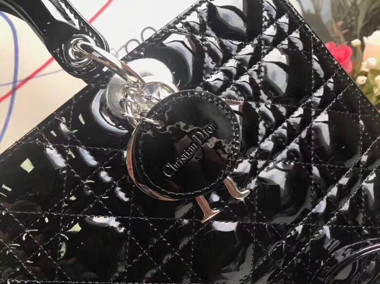 z1106429572344_8737b2aed923349bfd892d51c330b054