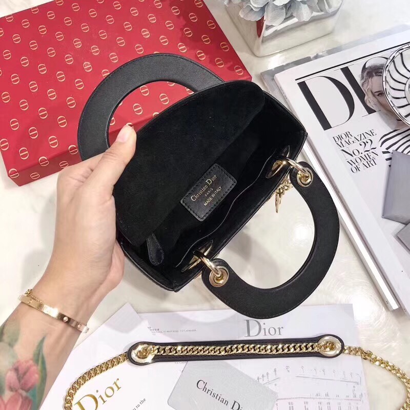 z1109453301825_19173224fb58643578662c8eb61db5c2