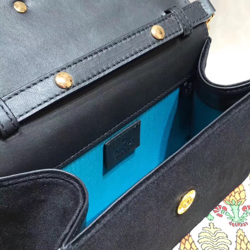 z1113852959751_6241e1f1b6a5fbc574f35e2987c5cd44