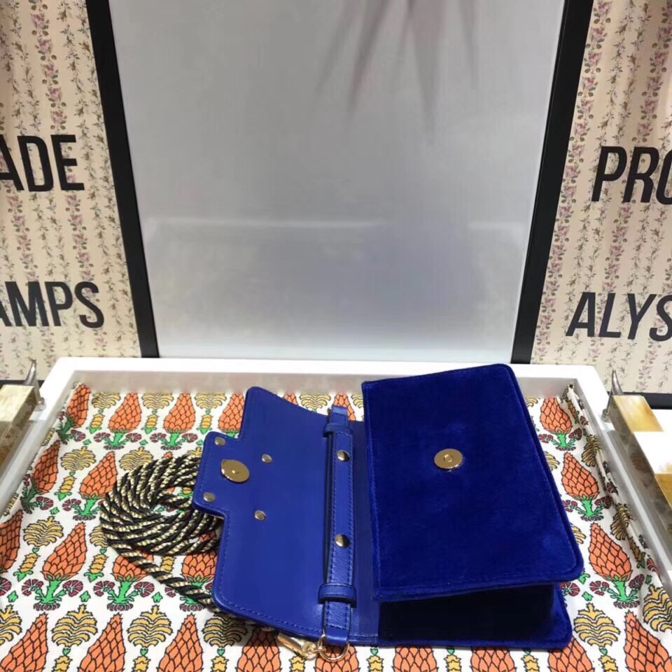 z1113853850256_c7a5d6f72ccd4193be525d33bd8d6172