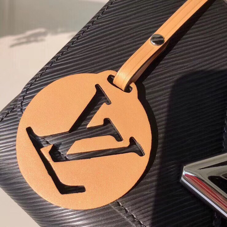 z1133099930336_3925dc8afbd8418a891aa7bd542fe820