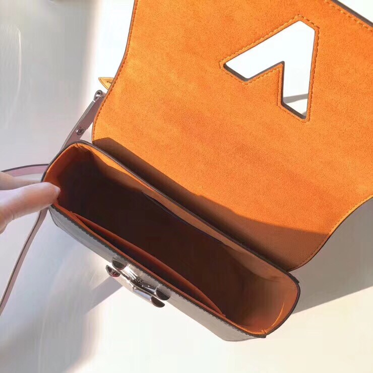 z1133099931891_0244e3b1eeba24205f8e2dad109d0613