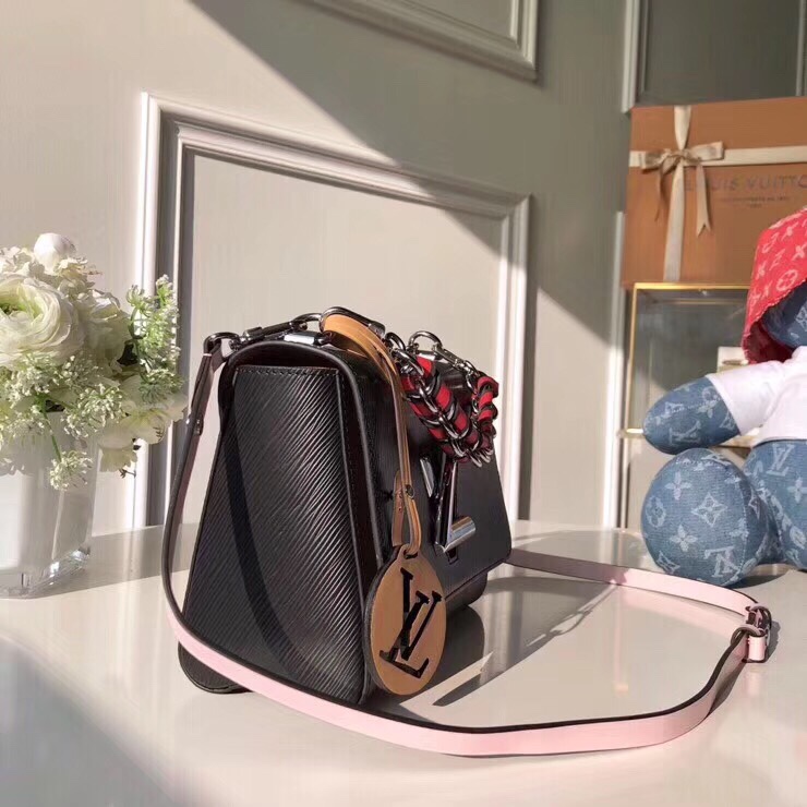 z1133099935146_57b9035536a24921abe8d53443b3b1f4