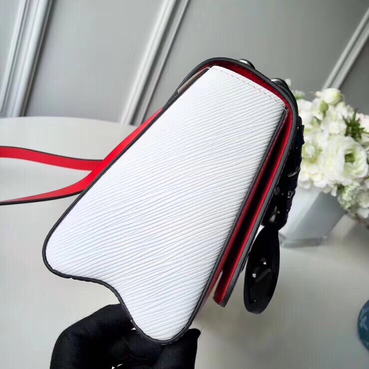 z1133099947764_12027f9644db61240fad3df007c387f7