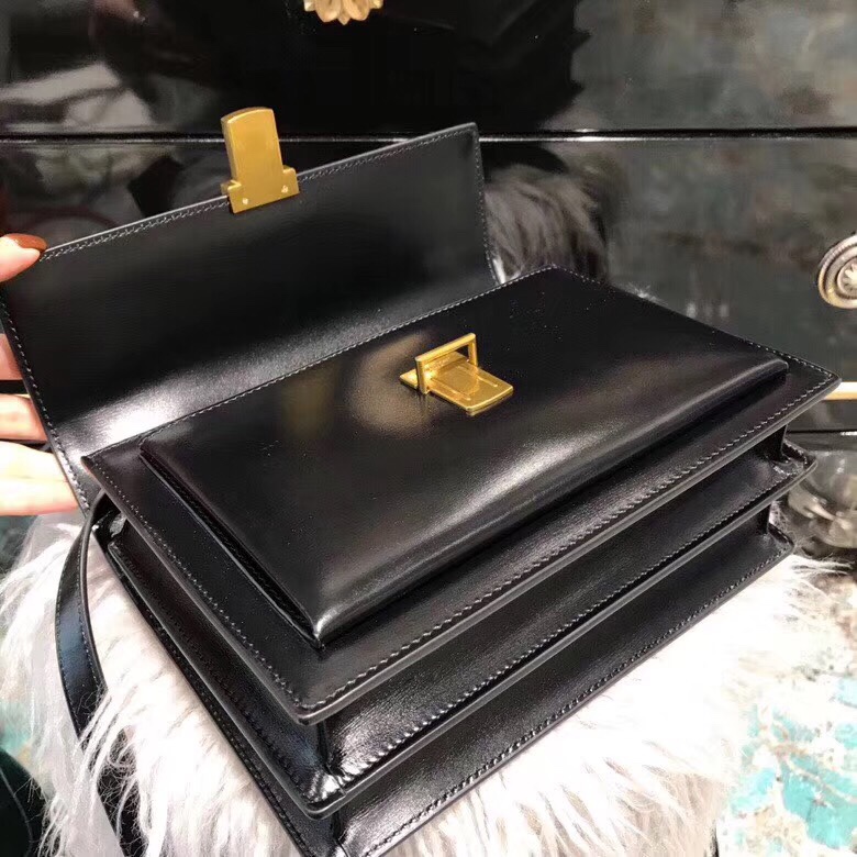 z1141328911223_f946860a7ac2afa8378ffad4e047ba55