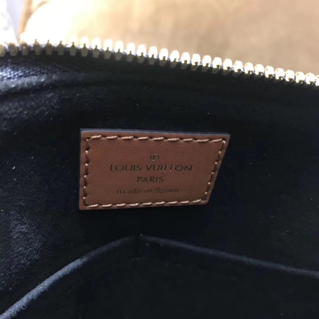 z1144190686222_82b1988cb9bfd5eca0877f220c9ec6b9