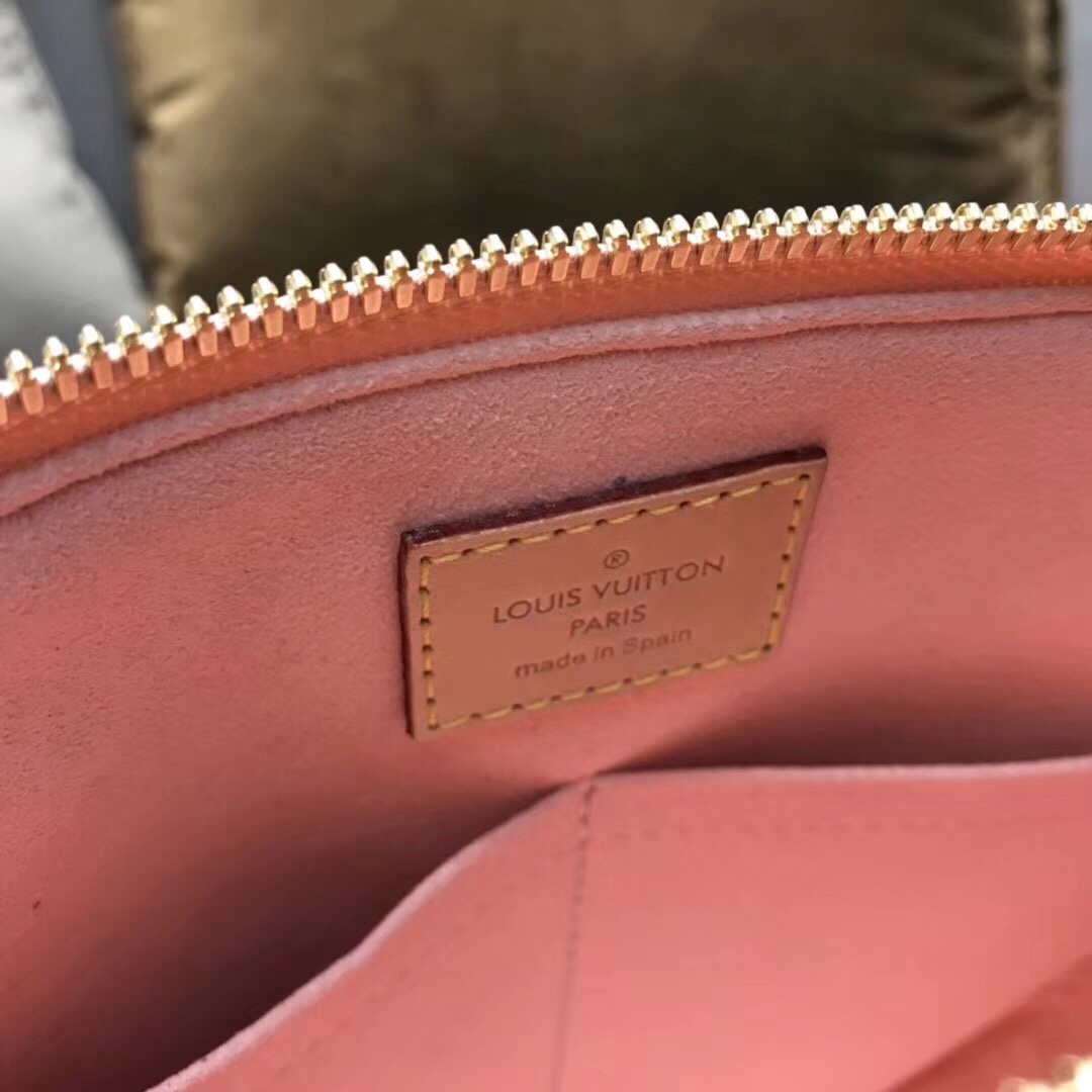 z1144190712232_6cfa7bcf8a8fd70c7feb96f4fc2d4e2a