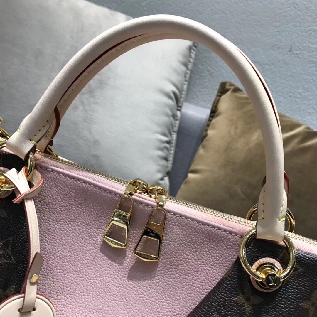 z1144190743393_8edec8c65c423ff63fa2164f9118931f