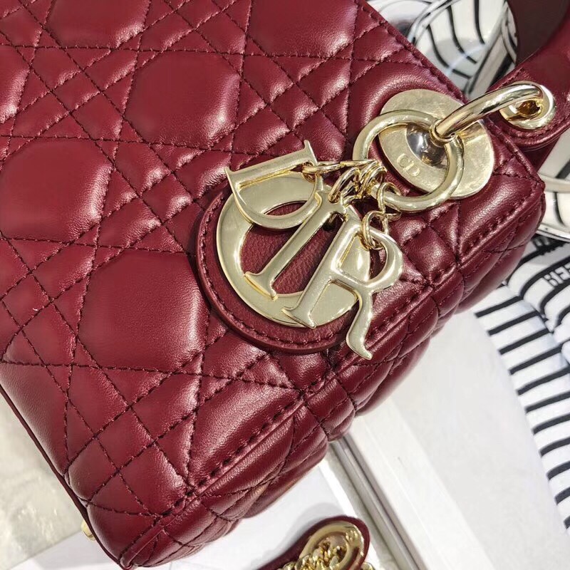 z1151652288881_0b66cb126de06623237da7f2ce011d05