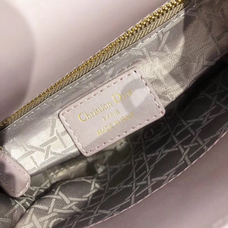 z1151650975763_b1bd5a333d0a7c5be81ac0a240ec0781