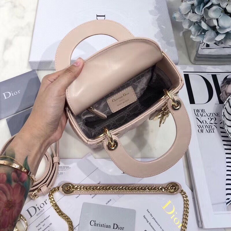 z1151650892918_99da4ca40f31725cbdc92f5f9b78c254