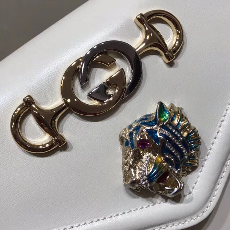 z1158912057731_1588e86751e2ad9aaa2f192c7d0b9c48