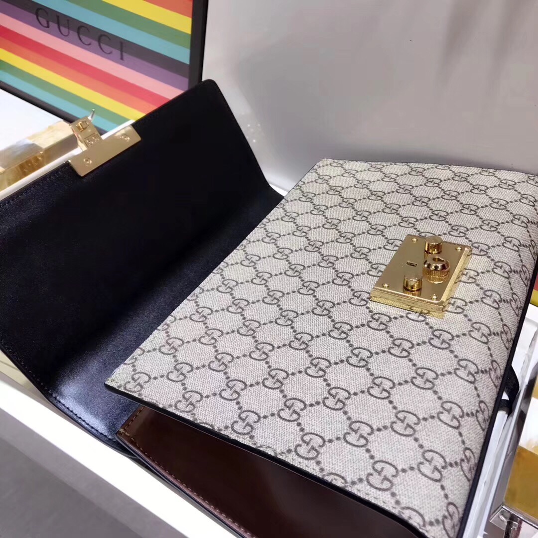 z1162196672600_2a3c119df5e21570cfeddeafaa56c718