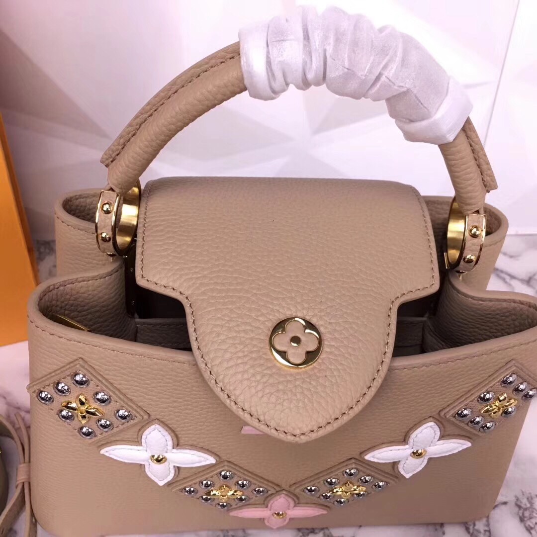 z1169155330507_219d9d333a65da0a39ed25a39966e5ca