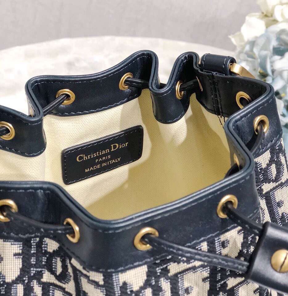 z1222088559805_116cea9526ce31bc5f9fc3736771d839