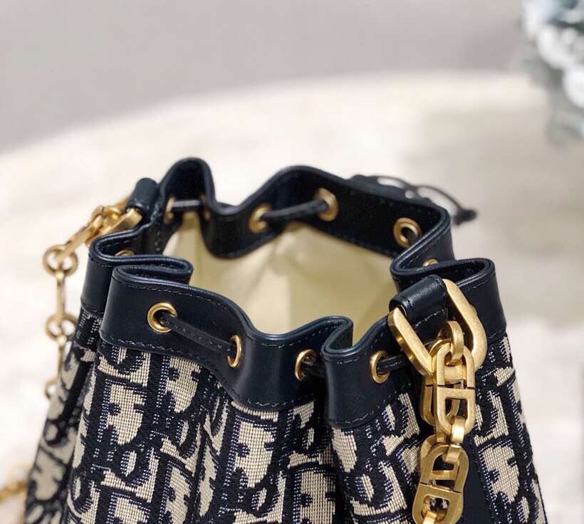 z1222088561413_62a5038f265260a806f04d5cd822acac