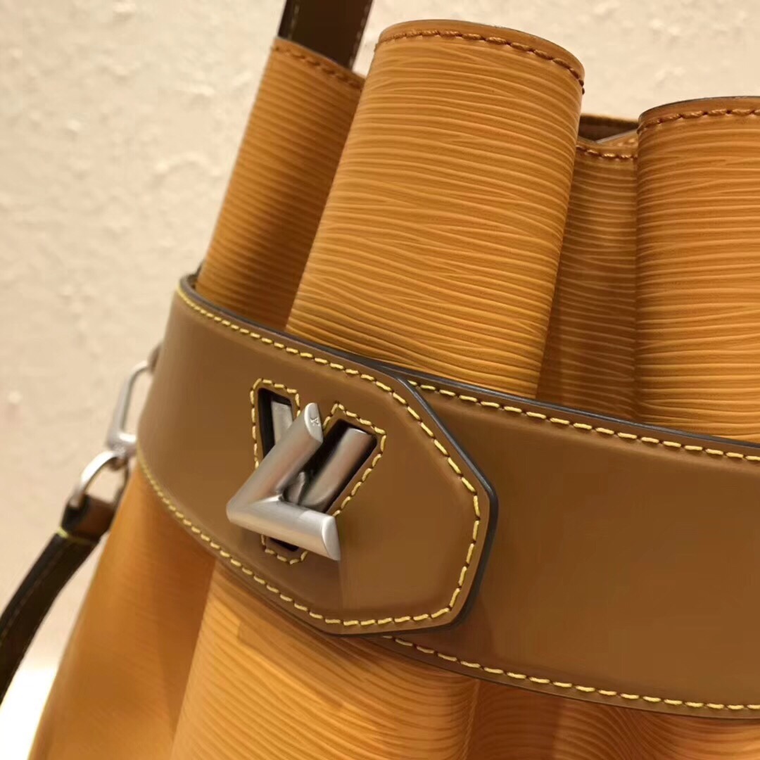 z1243769459222_e296a37bb95ef91e5e4bd75da0881fc4