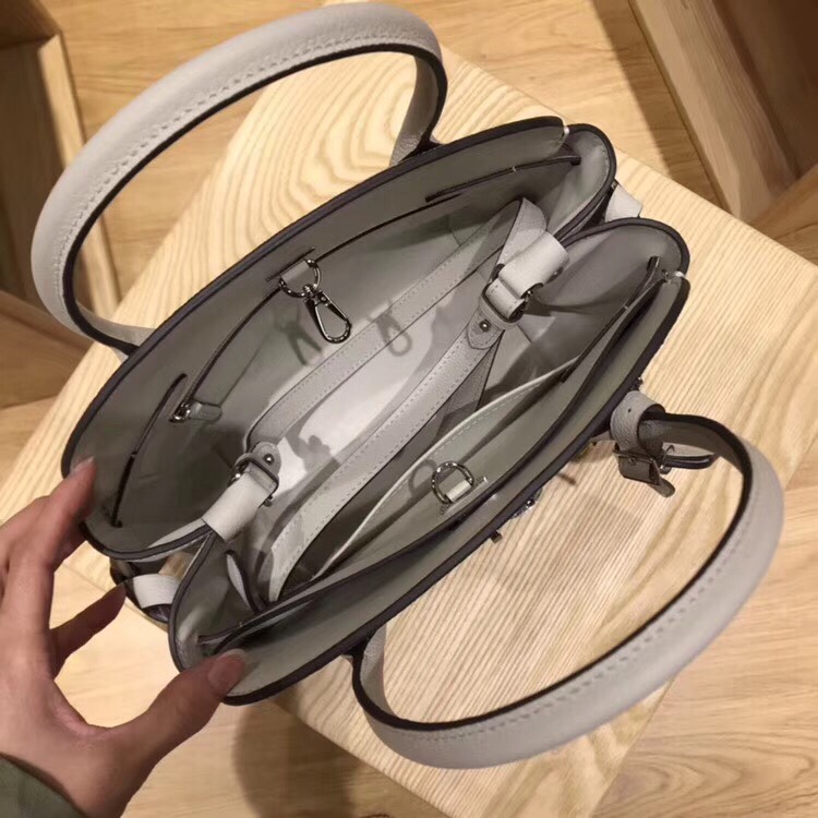 z1243768744108_d19f4ac97e1d6f919f7467a9b83d6837