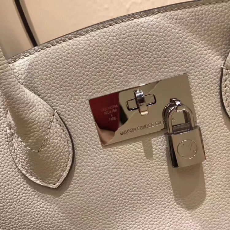 z1243768753860_18a4149751b099a76a669cb6afdbfd91