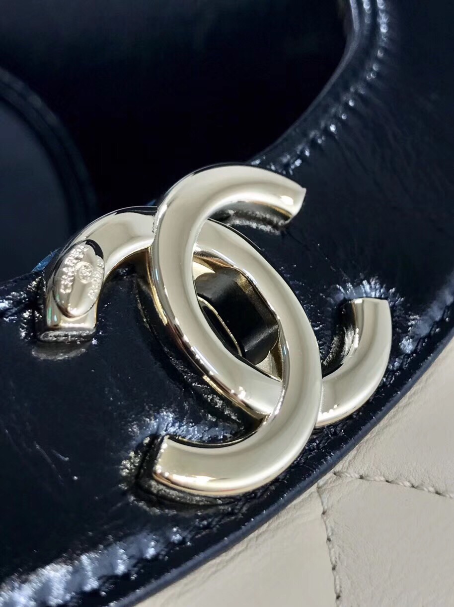 z1242349937323_0a5409c40b762335db0ea4c3f9b87c20