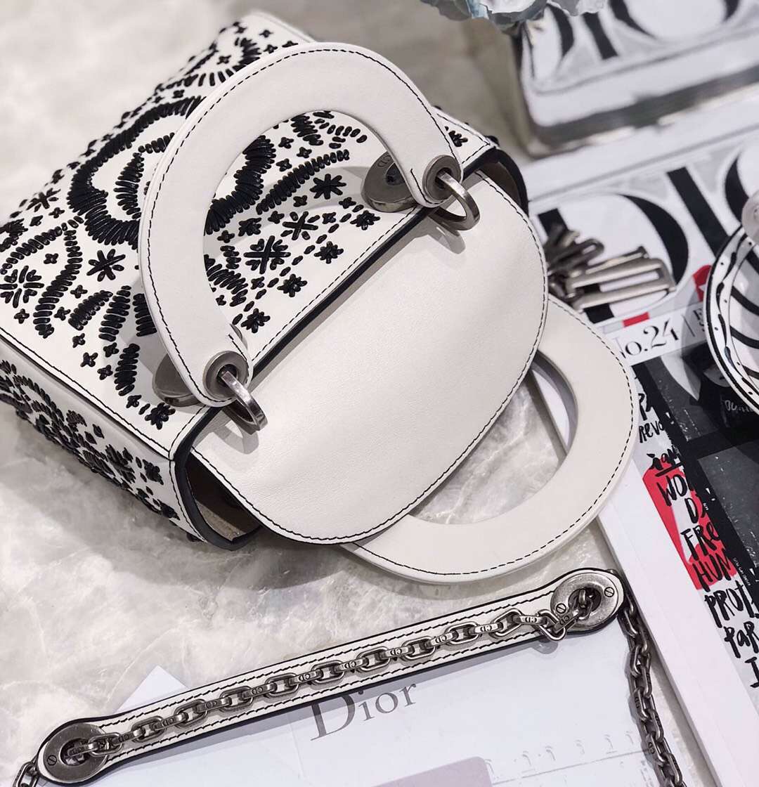 z1246043413895_94f2d7bfb7d11ba51f91ea147540e980