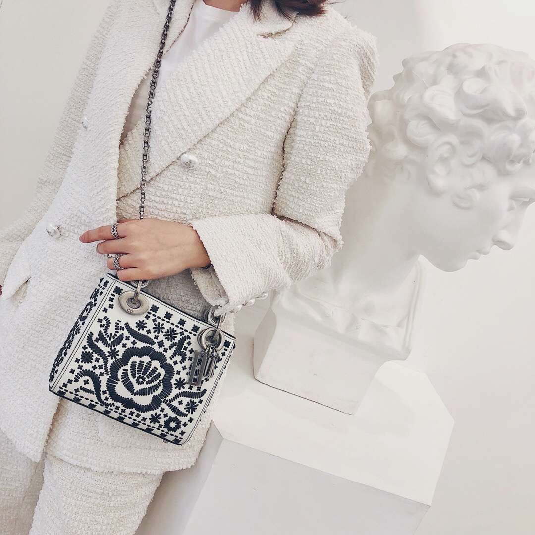 z1246043425209_ce6d77826e338069671c2632750947ff