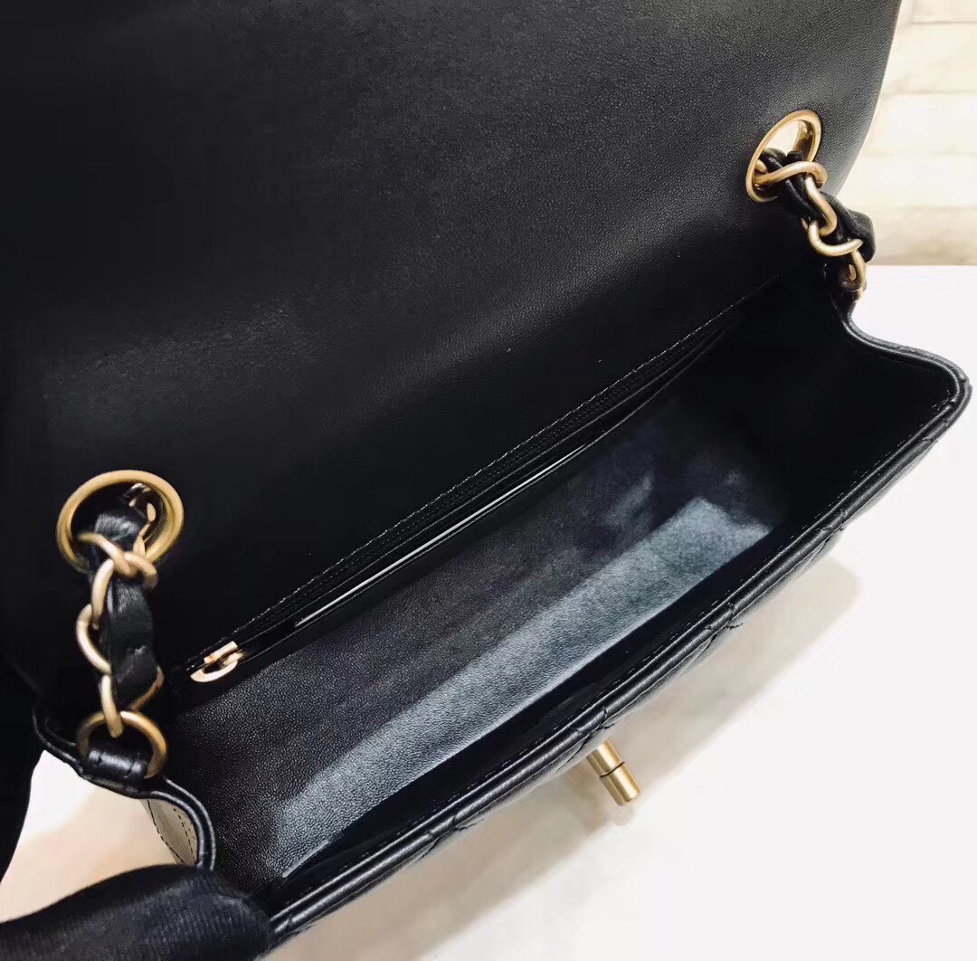 48389d89669581cbd884 - Copy