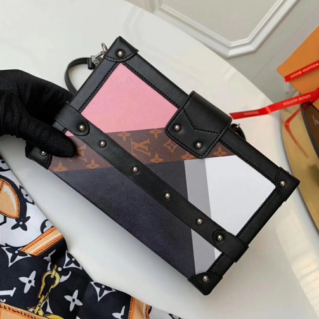 f1cf3cb2a37944271d68