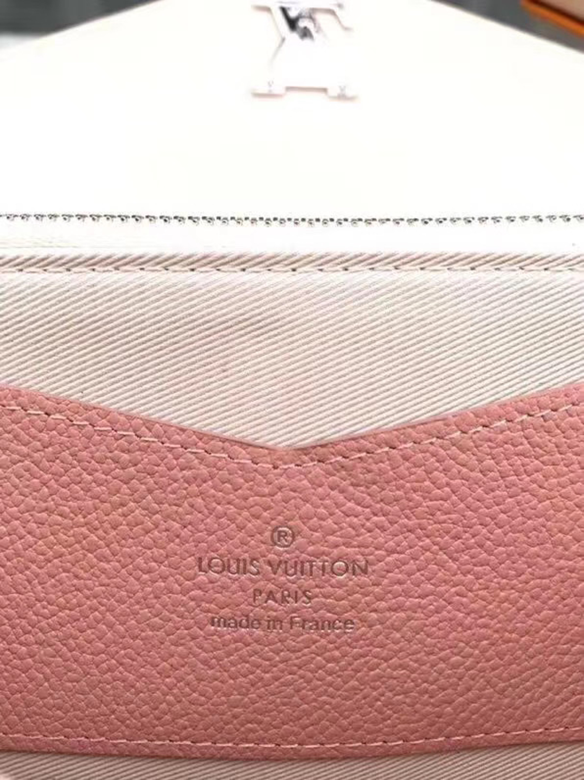 z2042794960480_520d826e26874ec48364e3f3782e1f59