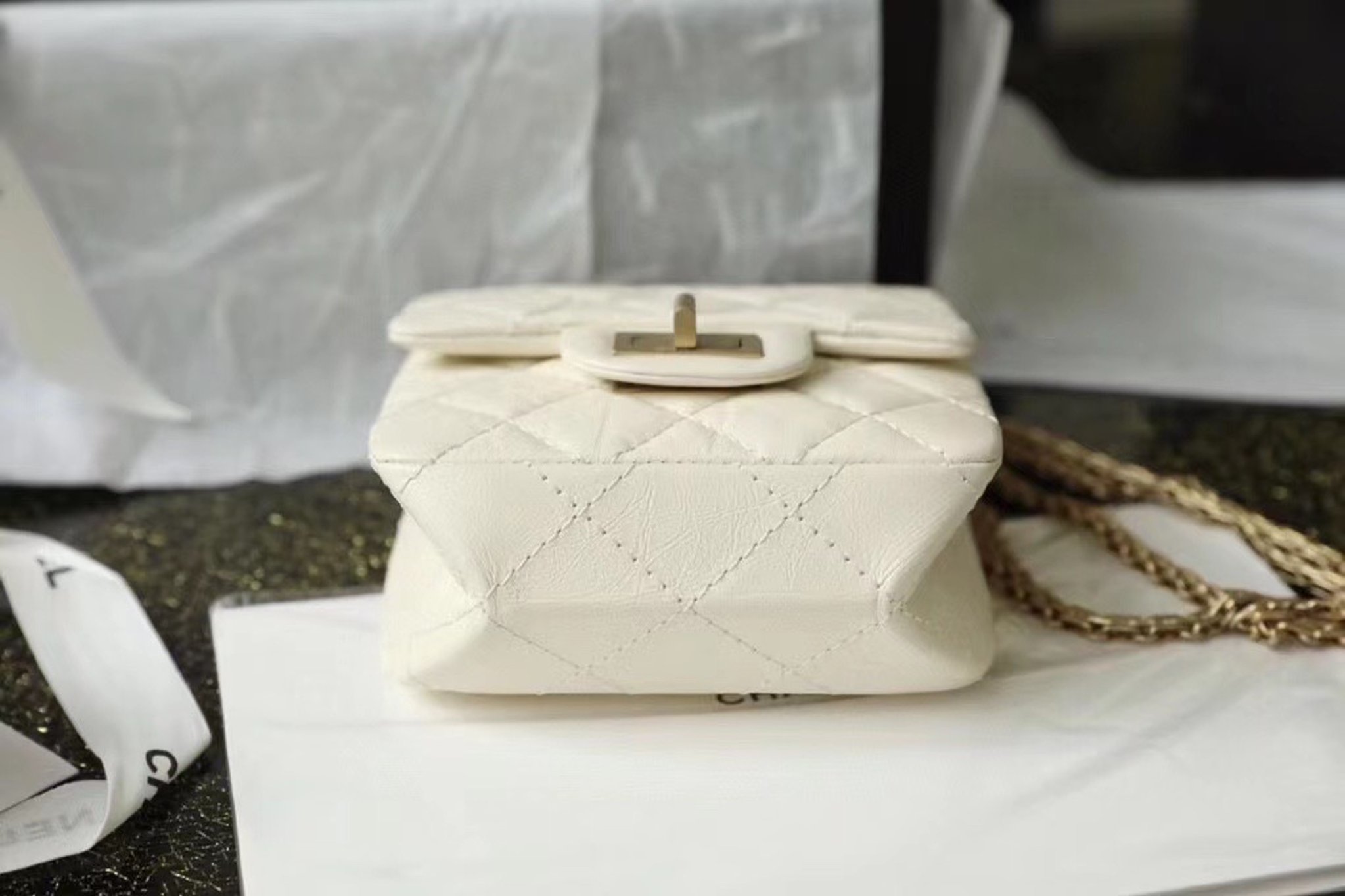 z2042792424050_21c254195ca8bae40a9a5b80817661b5