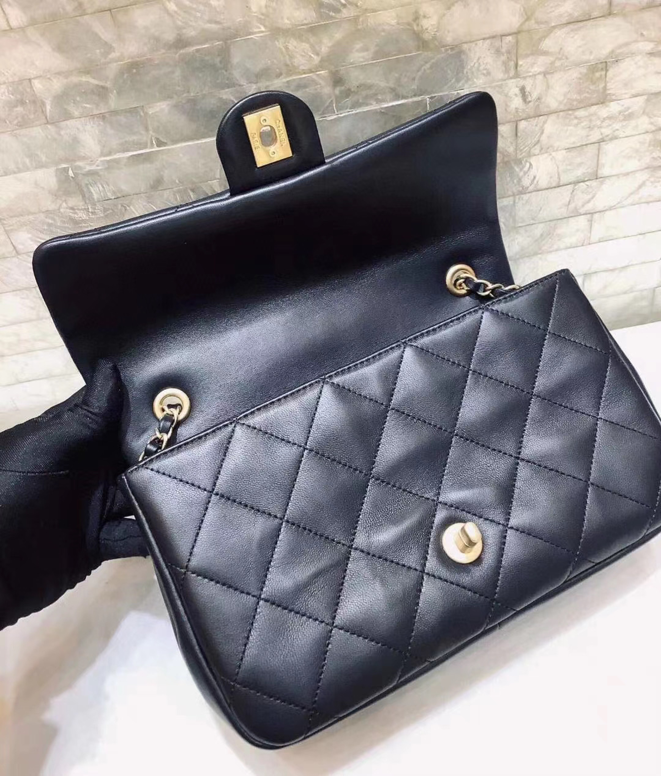 z2042789551803_074a084c5cf7991bd83cae88e6b8f157