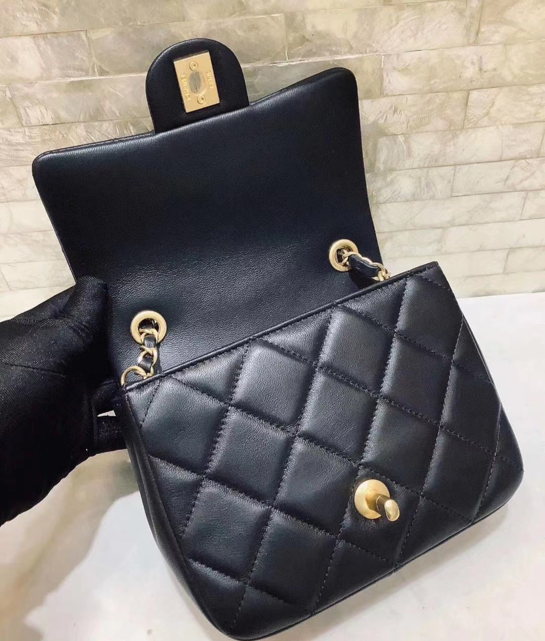 z2042788655308_4f6275a9ecab034626382775224accc1