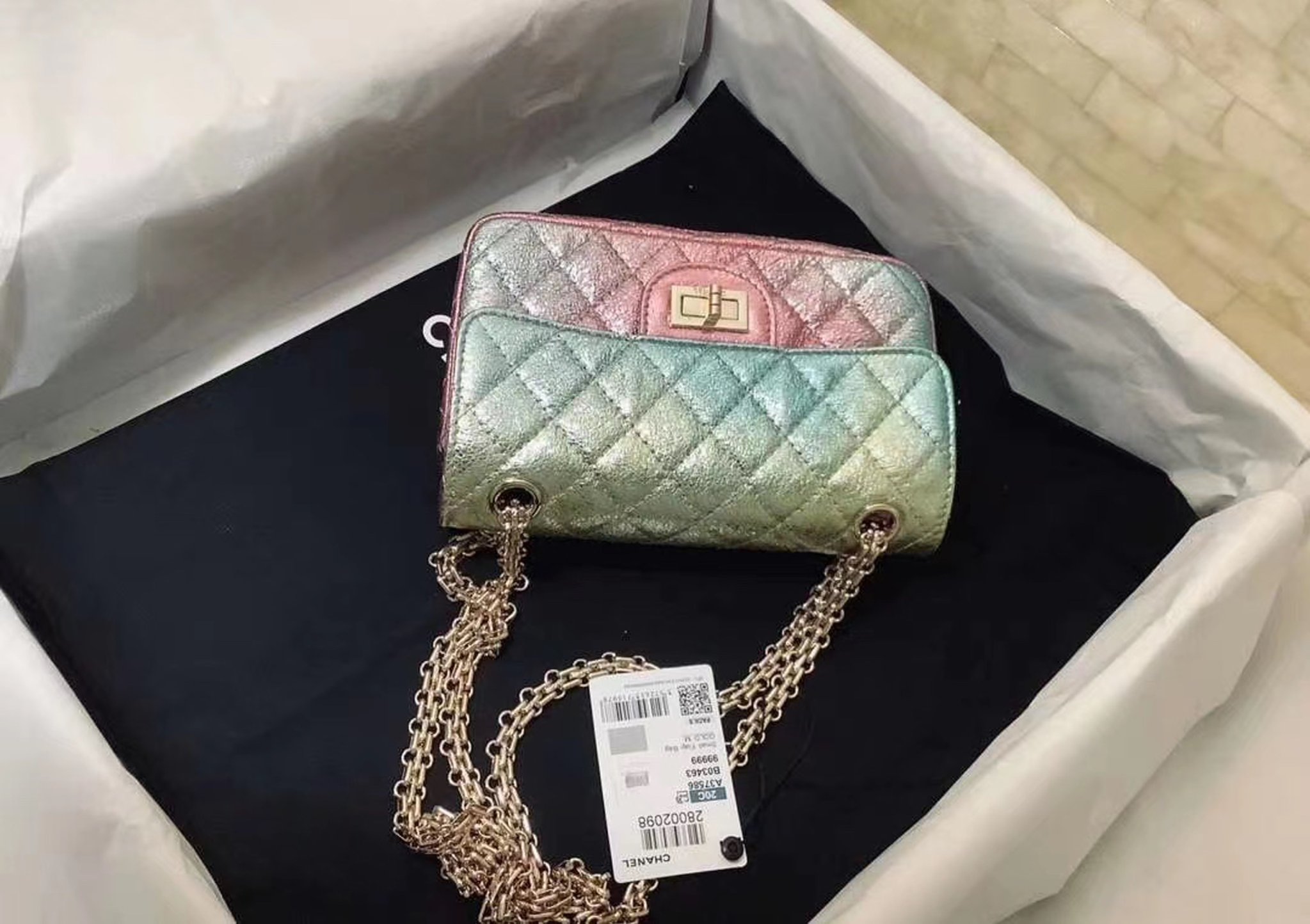 z2042788007559_80a99d0ae6652f6c060a3bb03b41d8a2