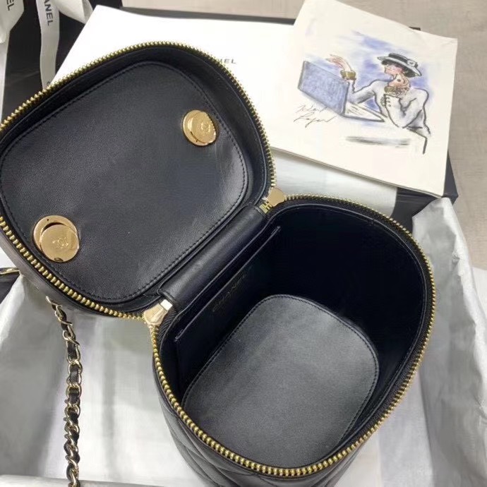 z2038120946046_669e2d079216acb2bf040da78feaf59d