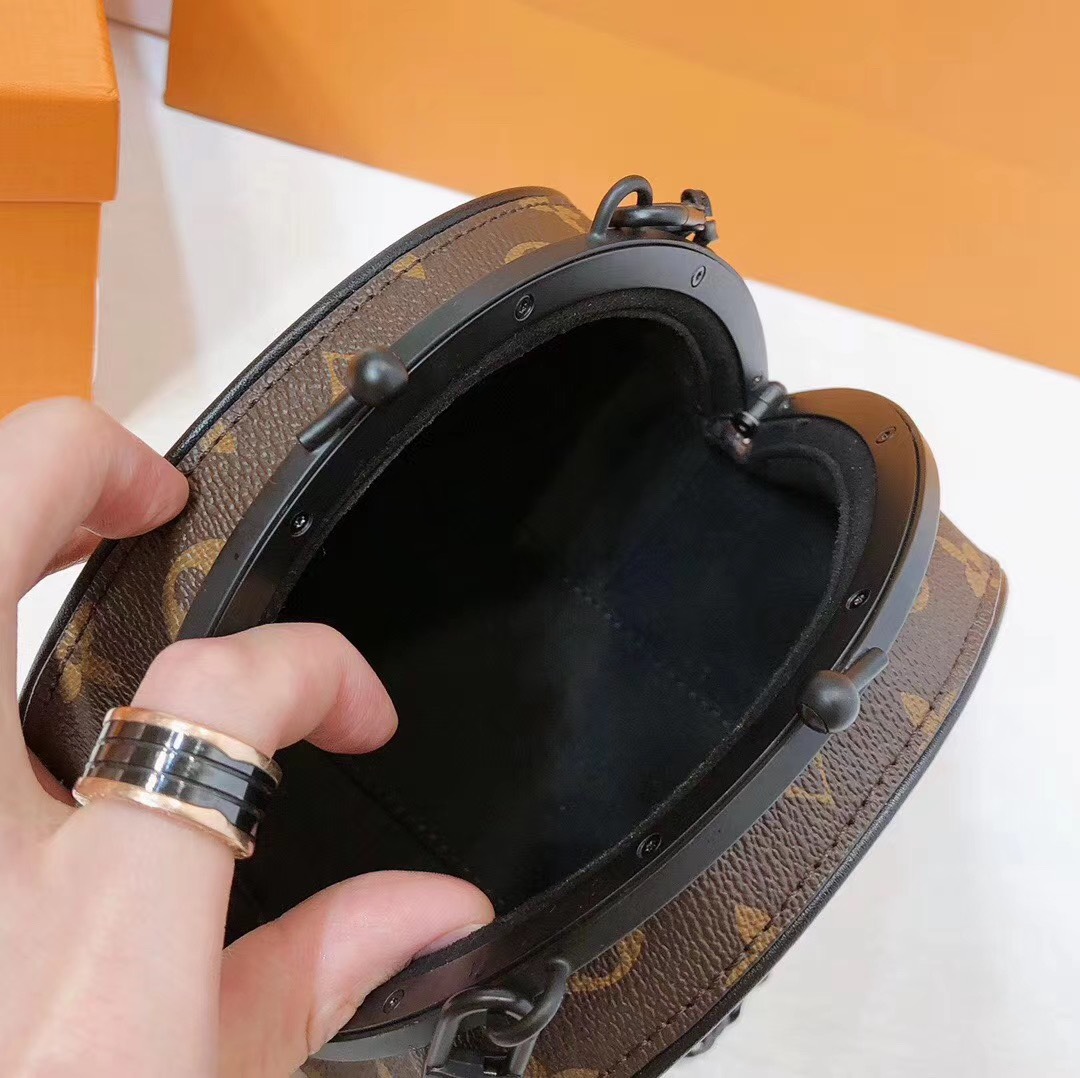 z2025922745633_22f0ea92166923f7382238277bb38585