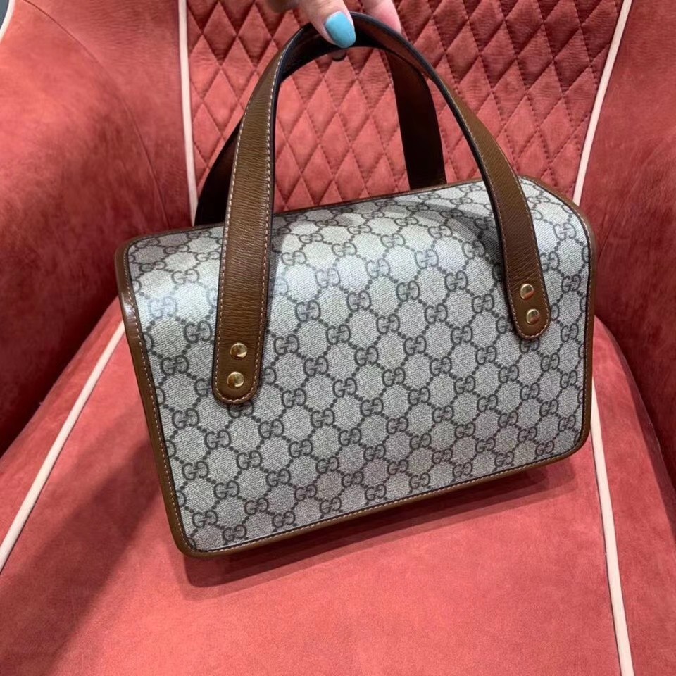 z2038119654162_2ad86e834e2b321f1ee7729663f4da8f