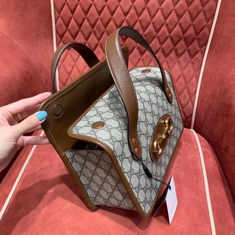 z2038119654714_c75b2d1d4d054dcf7e952b1297a942ad