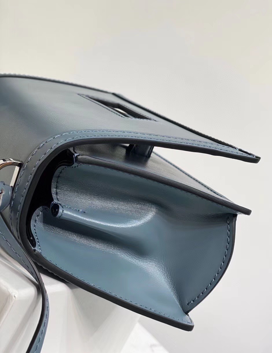 z2026067622462_2f6349ea39930bf63dfe617941a58f6e