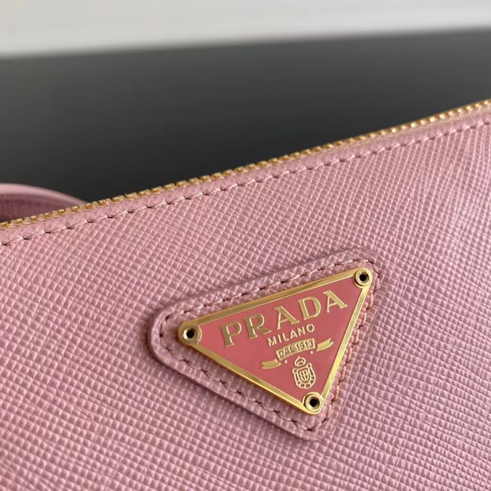 z2025922613842_799daf618e68c752bc6c135c1329d9cf